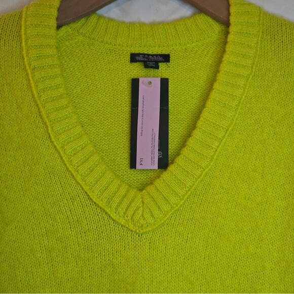 Wild Fable Women's V Neck Fuzzy Sweater Oversized Pullover Vibrant NWT Sz M - Picture 4 of 13